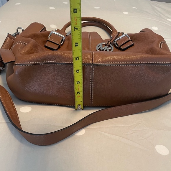 Michael Kors leather handbag w/matching wallet - Picture 11 of 16